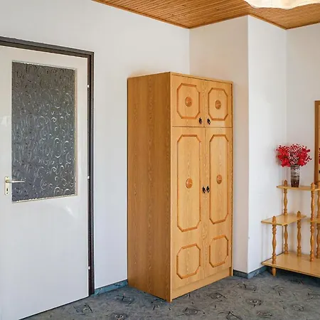 Stunning In Abrahamhegy W/ Wifi And 2 Bedrooms Balatonfenyves